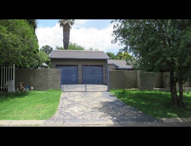 3 BEDROOM HOUSE FOR SALE IN ALBERTSDAL